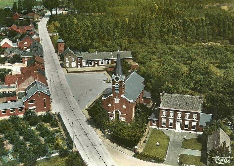 Aerial view of the center of Guigoven in the mid 20th century.